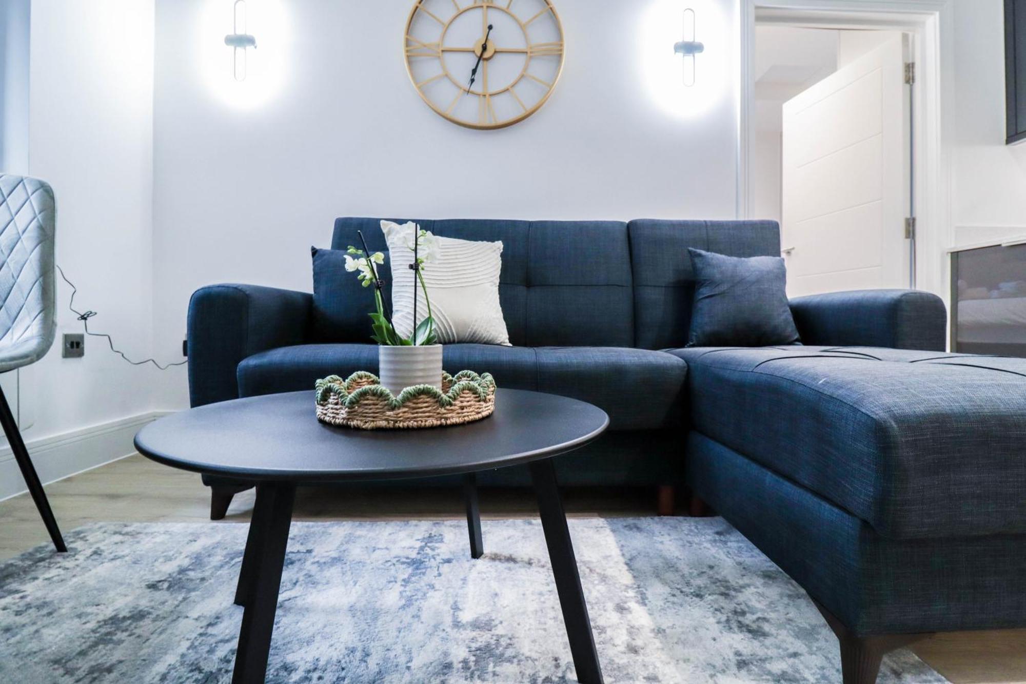 Modern 1-Bed Apartment In Buckinghamshire With Free Wifi, Parking & Garden ハイワイクーム エクステリア 写真