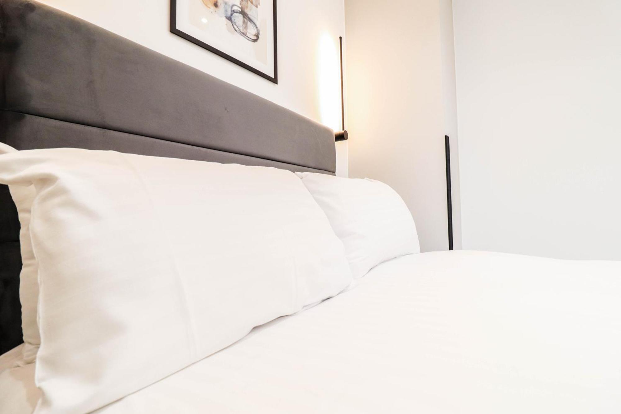 Modern 1-Bed Apartment In Buckinghamshire With Free Wifi, Parking & Garden ハイワイクーム エクステリア 写真