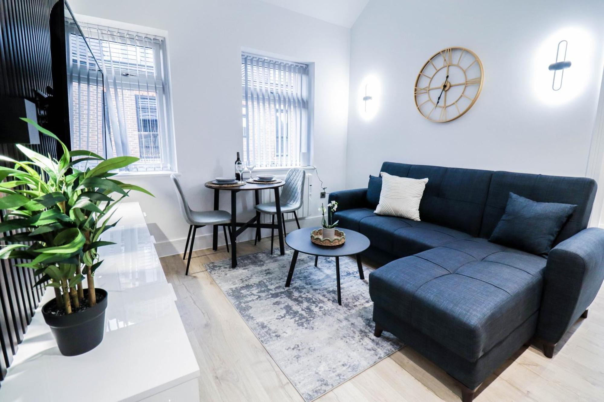 Modern 1-Bed Apartment In Buckinghamshire With Free Wifi, Parking & Garden ハイワイクーム エクステリア 写真
