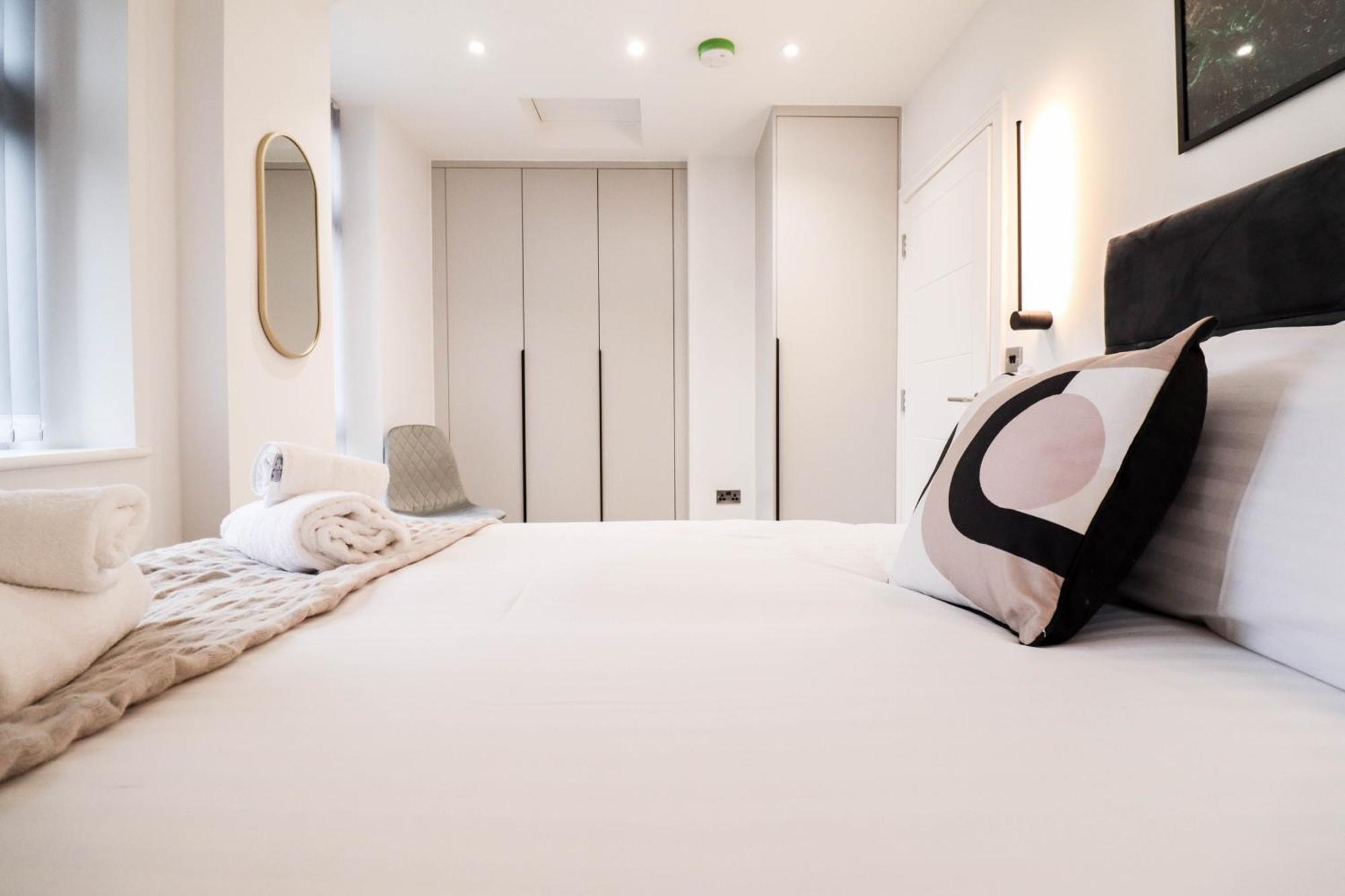 Modern 1-Bed Apartment In Buckinghamshire With Free Wifi, Parking & Garden ハイワイクーム エクステリア 写真