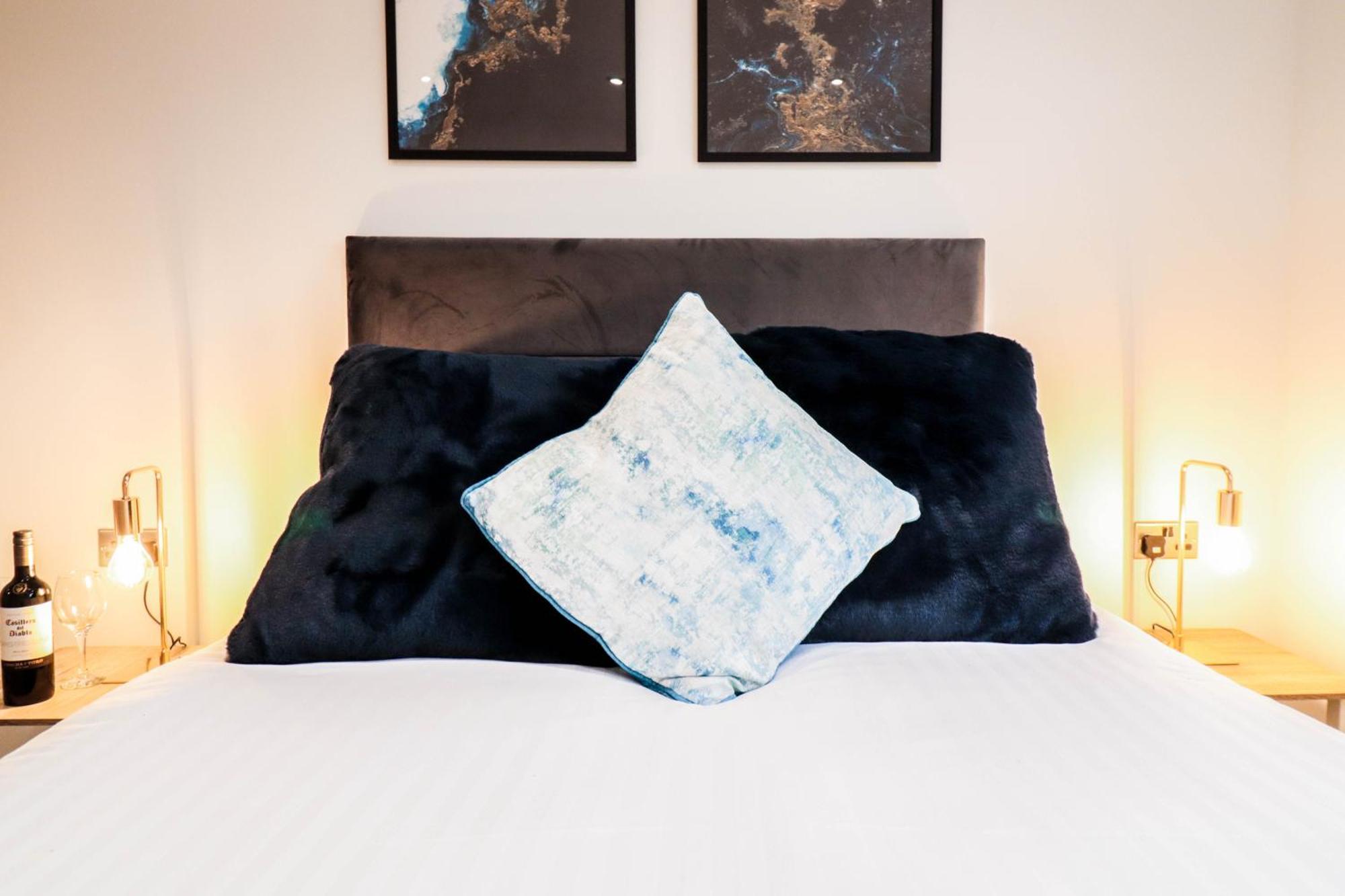 Modern 1-Bed Apartment In Buckinghamshire With Free Wifi, Parking & Garden ハイワイクーム エクステリア 写真