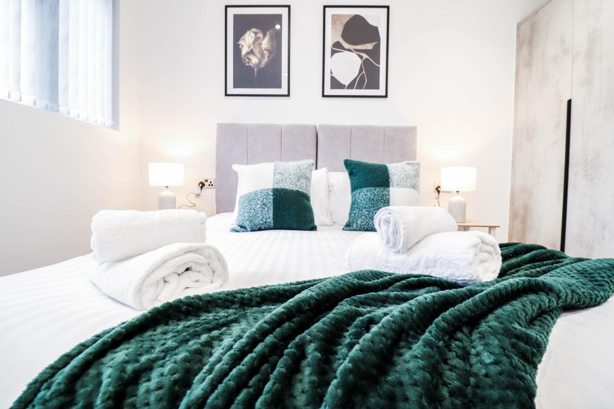 Modern 1-Bed Apartment In Buckinghamshire With Free Wifi, Parking & Garden ハイワイクーム エクステリア 写真
