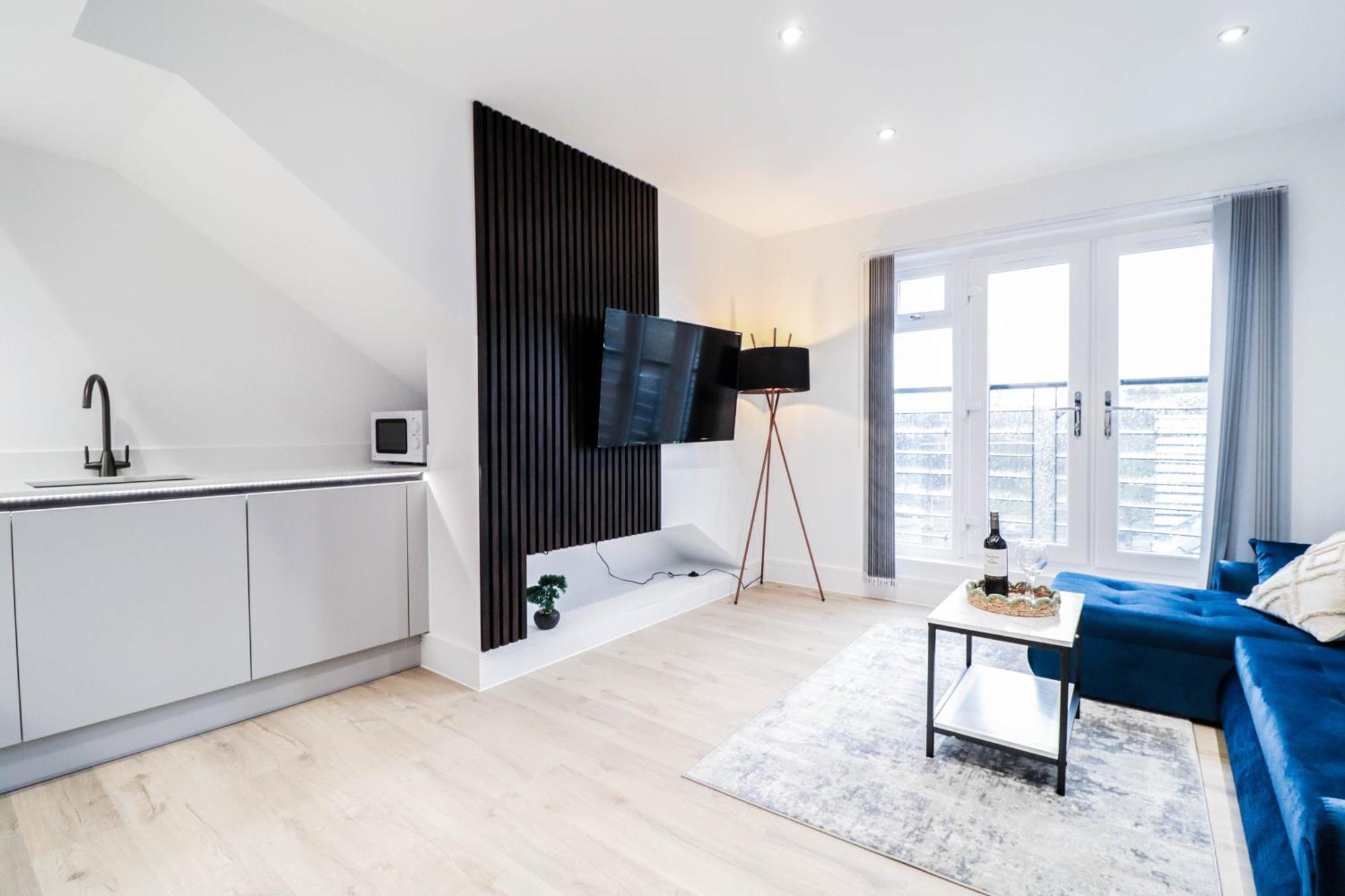 Modern 1-Bed Apartment In Buckinghamshire With Free Wifi, Parking & Garden ハイワイクーム エクステリア 写真