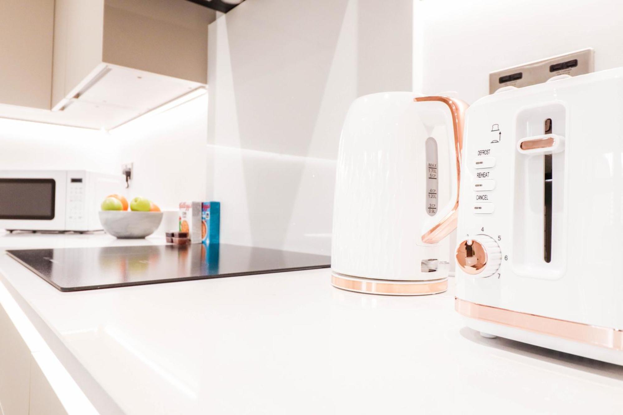 Modern 1-Bed Apartment In Buckinghamshire With Free Wifi, Parking & Garden ハイワイクーム エクステリア 写真