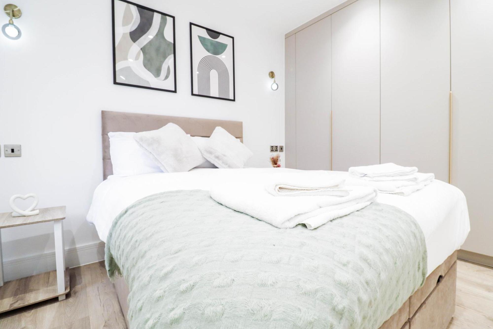 Modern 1-Bed Apartment In Buckinghamshire With Free Wifi, Parking & Garden ハイワイクーム エクステリア 写真